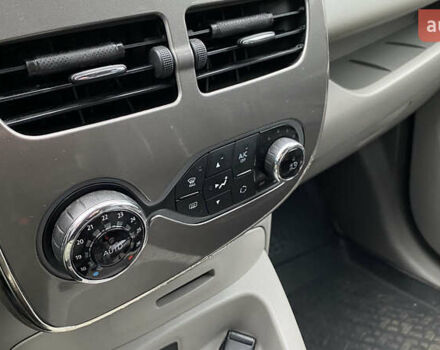 Сірий Рено Зое, об'ємом двигуна 0 л та пробігом 85 тис. км за 9600 $, фото 51 на Automoto.ua