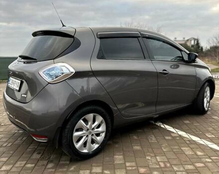 Серый Рено Зое, объемом двигателя 0 л и пробегом 148 тыс. км за 9500 $, фото 9 на Automoto.ua