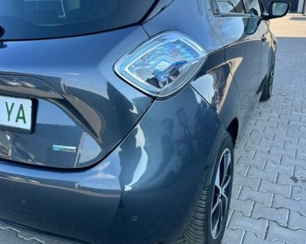 Серый Рено Зое, объемом двигателя 0 л и пробегом 121 тыс. км за 8600 $, фото 7 на Automoto.ua