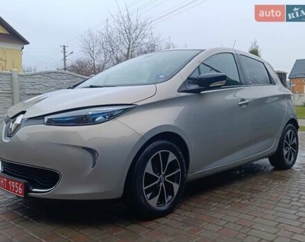 Серый Рено Зое, объемом двигателя 0 л и пробегом 108 тыс. км за 9400 $, фото 44 на Automoto.ua