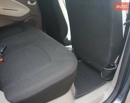 Серый Рено Зое, объемом двигателя 0 л и пробегом 182 тыс. км за 8200 $, фото 43 на Automoto.ua