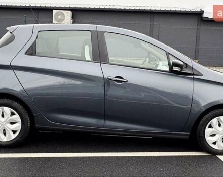 Серый Рено Зое, объемом двигателя 0 л и пробегом 62 тыс. км за 9500 $, фото 3 на Automoto.ua