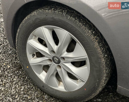 Сірий Рено Зое, об'ємом двигуна 0 л та пробігом 85 тис. км за 9600 $, фото 81 на Automoto.ua