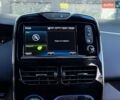 Серый Рено Зое, объемом двигателя 0 л и пробегом 155 тыс. км за 9999 $, фото 51 на Automoto.ua