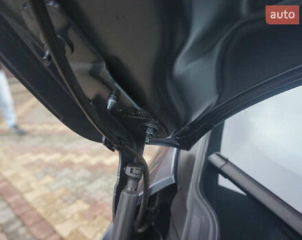 Серый Рено Зое, объемом двигателя 0 л и пробегом 182 тыс. км за 8200 $, фото 55 на Automoto.ua