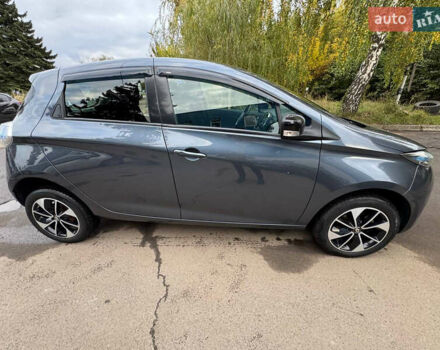 Серый Рено Зое, объемом двигателя 0 л и пробегом 113 тыс. км за 11200 $, фото 2 на Automoto.ua