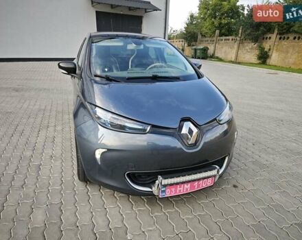 Серый Рено Зое, объемом двигателя 0 л и пробегом 95 тыс. км за 9750 $, фото 7 на Automoto.ua