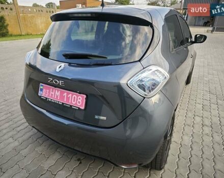 Серый Рено Зое, объемом двигателя 0 л и пробегом 95 тыс. км за 9750 $, фото 13 на Automoto.ua