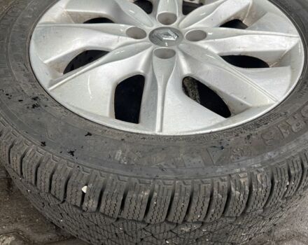 Серый Рено Зое, объемом двигателя 0 л и пробегом 85 тыс. км за 9800 $, фото 8 на Automoto.ua