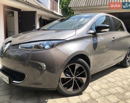 Серый Рено Зое, объемом двигателя 0 л и пробегом 112 тыс. км за 11500 $, фото 11 на Automoto.ua
