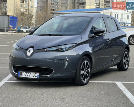 Серый Рено Зое, объемом двигателя 0 л и пробегом 160 тыс. км за 8700 $, фото 22 на Automoto.ua