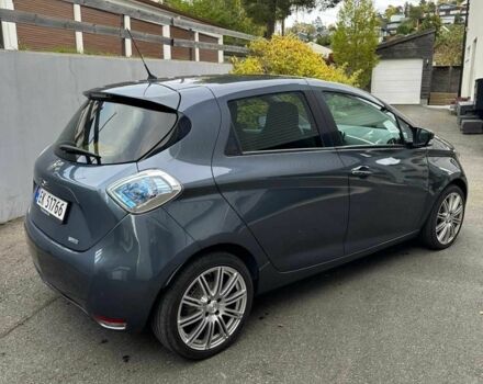 Серый Рено Зое, объемом двигателя 0 л и пробегом 87 тыс. км за 6500 $, фото 3 на Automoto.ua