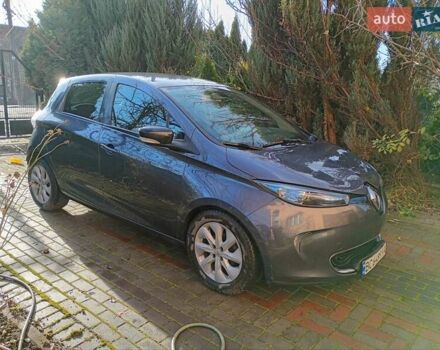 Серый Рено Зое, объемом двигателя 0 л и пробегом 112 тыс. км за 10500 $, фото 2 на Automoto.ua