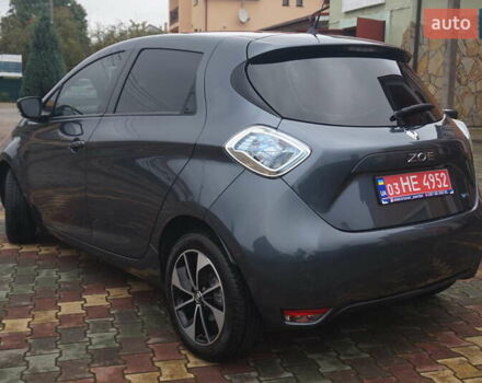 Серый Рено Зое, объемом двигателя 0 л и пробегом 78 тыс. км за 10000 $, фото 9 на Automoto.ua
