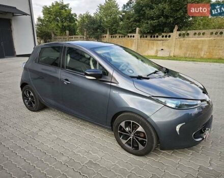 Серый Рено Зое, объемом двигателя 0 л и пробегом 95 тыс. км за 9750 $, фото 17 на Automoto.ua