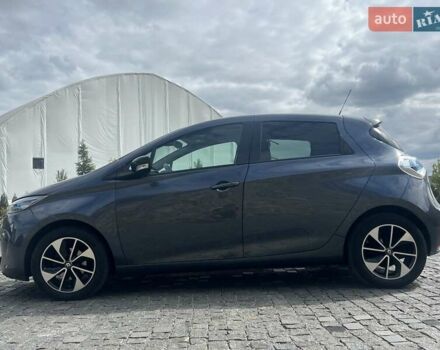 Серый Рено Зое, объемом двигателя 0 л и пробегом 112 тыс. км за 8950 $, фото 33 на Automoto.ua