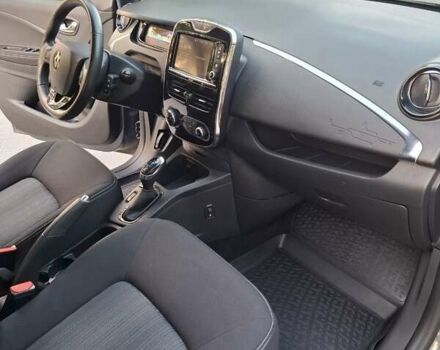 Сірий Рено Зое, об'ємом двигуна 0 л та пробігом 133 тис. км за 9299 $, фото 15 на Automoto.ua
