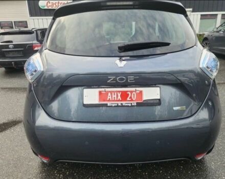 Серый Рено Зое, объемом двигателя 0 л и пробегом 82 тыс. км за 7200 $, фото 3 на Automoto.ua