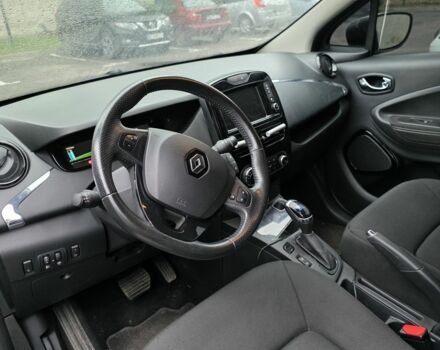 Серый Рено Зое, объемом двигателя 0 л и пробегом 57 тыс. км за 9500 $, фото 6 на Automoto.ua