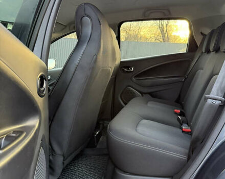 Серый Рено Зое, объемом двигателя 0 л и пробегом 119 тыс. км за 9950 $, фото 20 на Automoto.ua