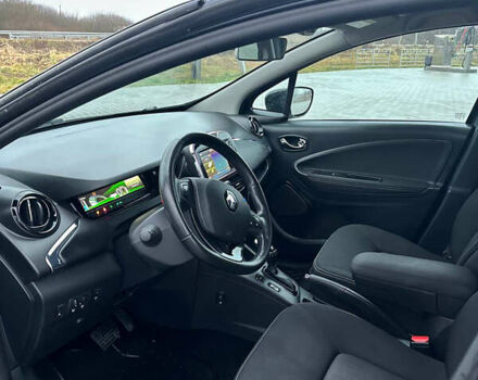 Серый Рено Зое, объемом двигателя 0 л и пробегом 100 тыс. км за 9350 $, фото 6 на Automoto.ua