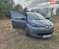 Серый Рено Зое, объемом двигателя 0 л и пробегом 154 тыс. км за 10360 $, фото 1 на Automoto.ua