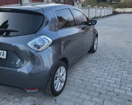 Серый Рено Зое, объемом двигателя 0 л и пробегом 39 тыс. км за 10900 $, фото 2 на Automoto.ua