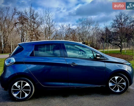 Серый Рено Зое, объемом двигателя 0 л и пробегом 127 тыс. км за 10700 $, фото 6 на Automoto.ua