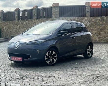 Серый Рено Зое, объемом двигателя 0 л и пробегом 112 тыс. км за 8950 $, фото 1 на Automoto.ua