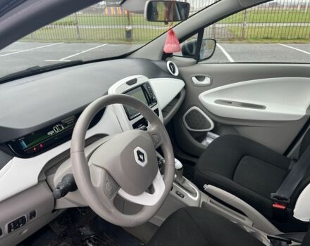 Серый Рено Зое, объемом двигателя 0 л и пробегом 91 тыс. км за 8800 $, фото 7 на Automoto.ua