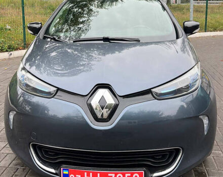 Серый Рено Зое, объемом двигателя 0 л и пробегом 133 тыс. км за 8999 $, фото 1 на Automoto.ua