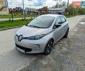 Серый Рено Зое, объемом двигателя 0 л и пробегом 77 тыс. км за 10500 $, фото 1 на Automoto.ua