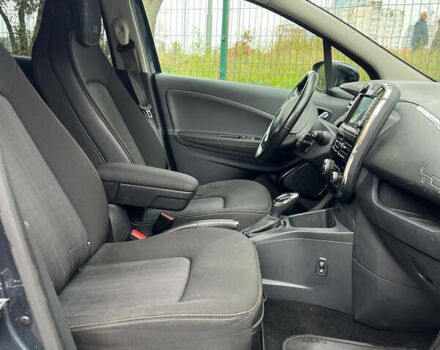 Серый Рено Зое, объемом двигателя 0 л и пробегом 133 тыс. км за 8999 $, фото 12 на Automoto.ua