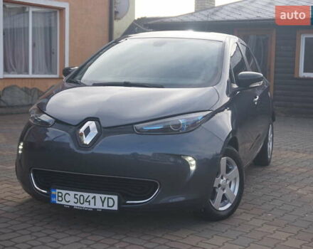 Серый Рено Зое, объемом двигателя 0 л и пробегом 54 тыс. км за 10777 $, фото 2 на Automoto.ua