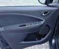 Серый Рено Зое, объемом двигателя 0 л и пробегом 91 тыс. км за 9999 $, фото 63 на Automoto.ua