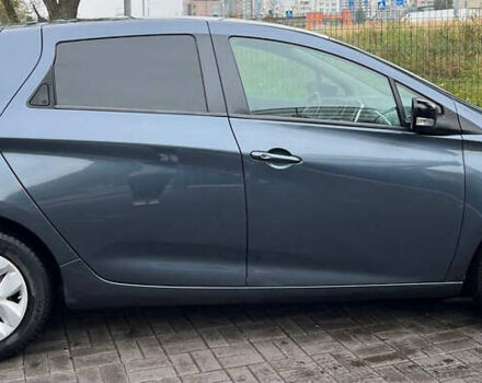 Серый Рено Зое, объемом двигателя 0 л и пробегом 133 тыс. км за 8999 $, фото 5 на Automoto.ua