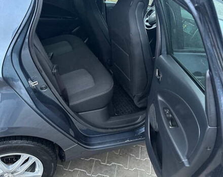 Серый Рено Зое, объемом двигателя 0 л и пробегом 100 тыс. км за 9350 $, фото 11 на Automoto.ua