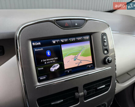 Сірий Рено Зое, об'ємом двигуна 0 л та пробігом 126 тис. км за 10499 $, фото 31 на Automoto.ua