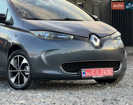 Серый Рено Зое, объемом двигателя 0 л и пробегом 119 тыс. км за 9950 $, фото 8 на Automoto.ua
