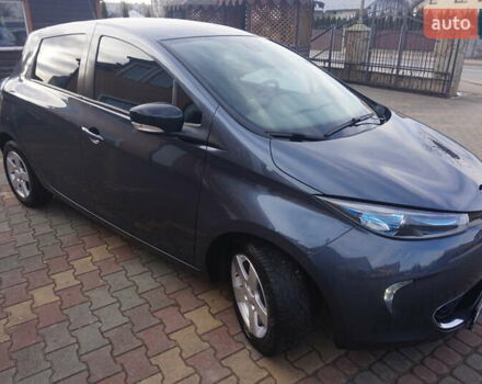 Серый Рено Зое, объемом двигателя 0 л и пробегом 54 тыс. км за 10777 $, фото 15 на Automoto.ua