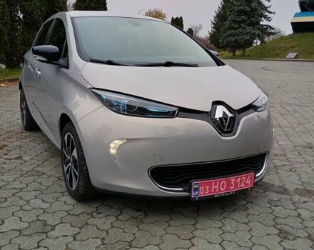 Серый Рено Зое, объемом двигателя 0 л и пробегом 64 тыс. км за 8700 $, фото 9 на Automoto.ua