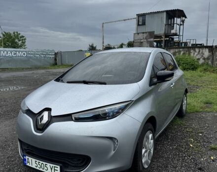 Серый Рено Зое, объемом двигателя 0 л и пробегом 96 тыс. км за 9000 $, фото 1 на Automoto.ua