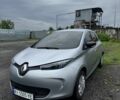Серый Рено Зое, объемом двигателя 0 л и пробегом 96 тыс. км за 9000 $, фото 1 на Automoto.ua