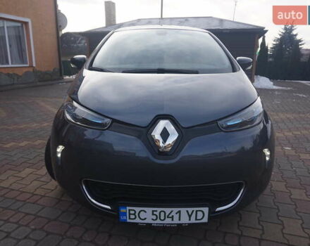 Серый Рено Зое, объемом двигателя 0 л и пробегом 54 тыс. км за 10777 $, фото 14 на Automoto.ua