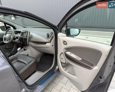 Сірий Рено Зое, об'ємом двигуна 0 л та пробігом 126 тис. км за 10499 $, фото 45 на Automoto.ua