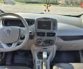 Серый Рено Зое, объемом двигателя 0 л и пробегом 105 тыс. км за 11999 $, фото 13 на Automoto.ua