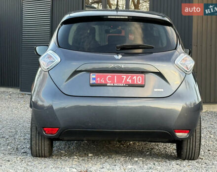 Серый Рено Зое, объемом двигателя 0 л и пробегом 119 тыс. км за 9950 $, фото 12 на Automoto.ua