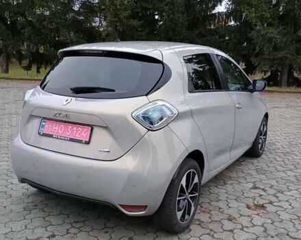 Серый Рено Зое, объемом двигателя 0 л и пробегом 64 тыс. км за 8700 $, фото 6 на Automoto.ua