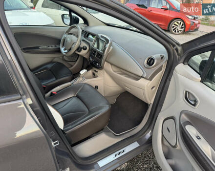 Сірий Рено Зое, об'ємом двигуна 0 л та пробігом 87 тис. км за 9500 $, фото 24 на Automoto.ua