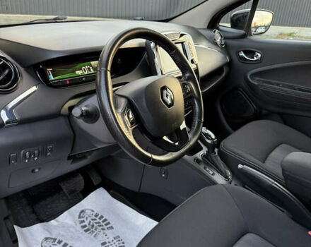 Серый Рено Зое, объемом двигателя 0 л и пробегом 119 тыс. км за 9950 $, фото 25 на Automoto.ua